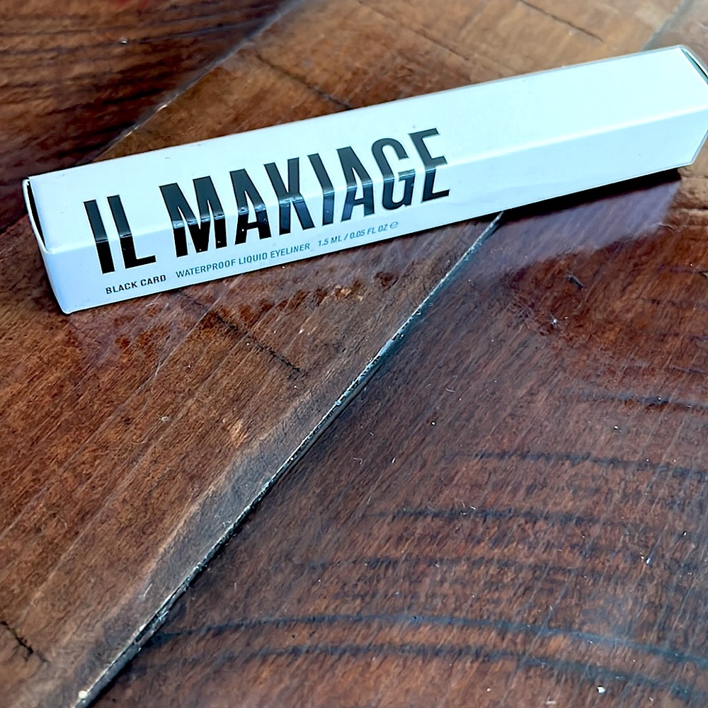 IL MAKIAGE WATERPROOF LIQUID EYELINER BNIB